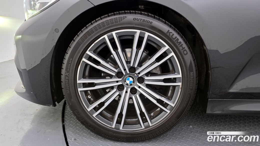 BMW 3-Series 320i M Sport, 2022