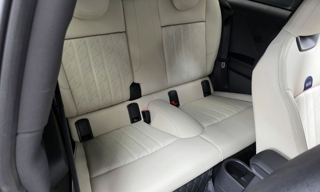 Mini Cooper Favoured, 2025