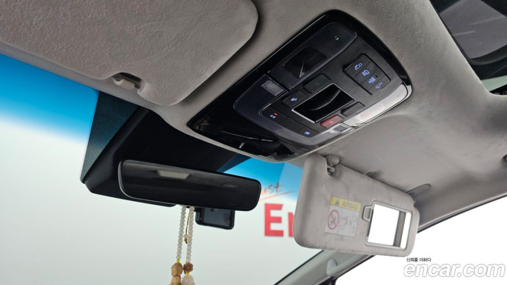 Hyundai Staria 4WD Lounge 9-Seater, 2025