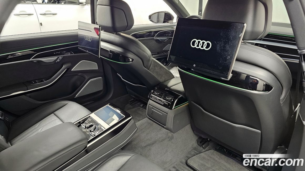 Audi A8 55 TFSI Quattro LWB, 2021