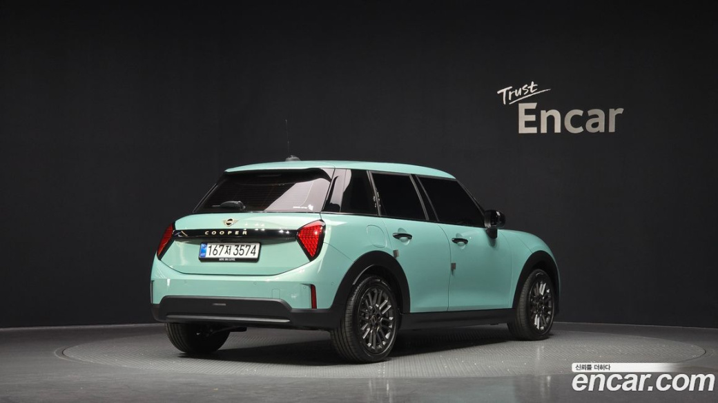 Mini Cooper 5Door Essential, 2025