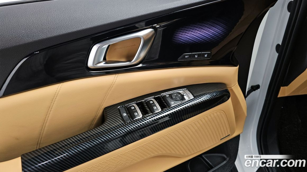 Kia Carnival 9-Seater Signature, 2023