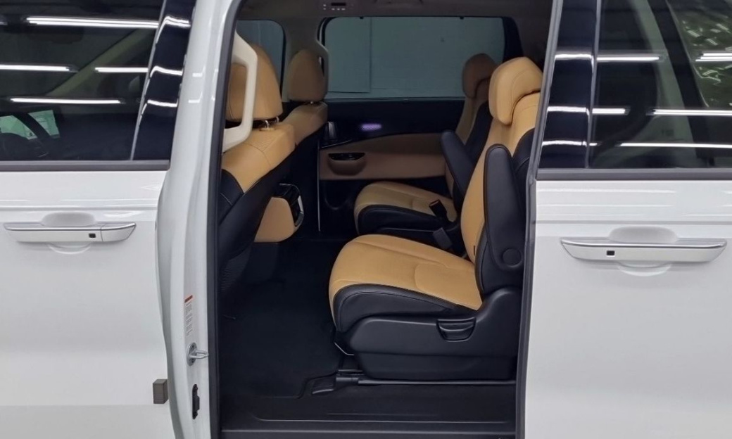 Kia Carnival 9-Seater Signature, 2023