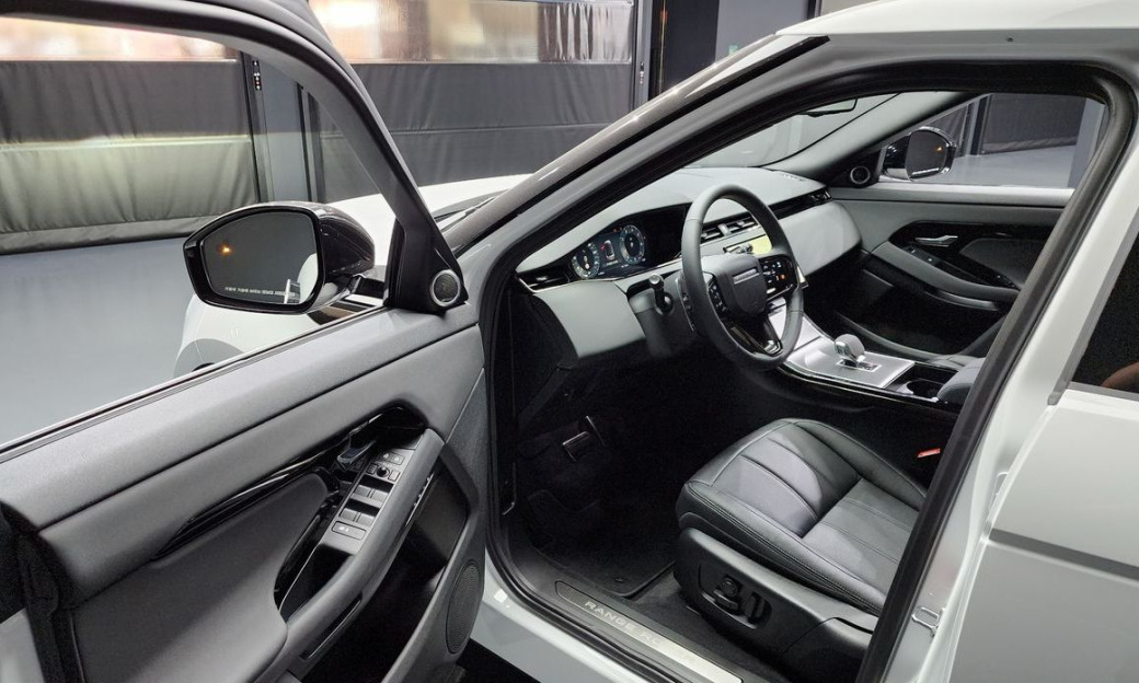 Land Rover Range Rover Evoque P250 Dynamic SE, 2024