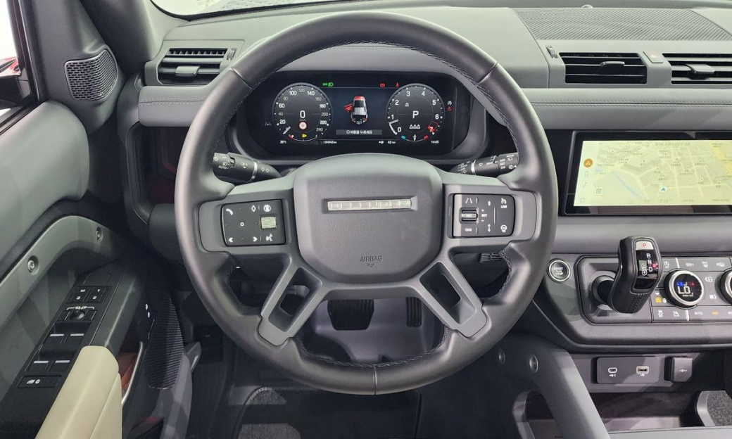 Land Rover Defender 110 P300 X-Dynamic SE, 2024