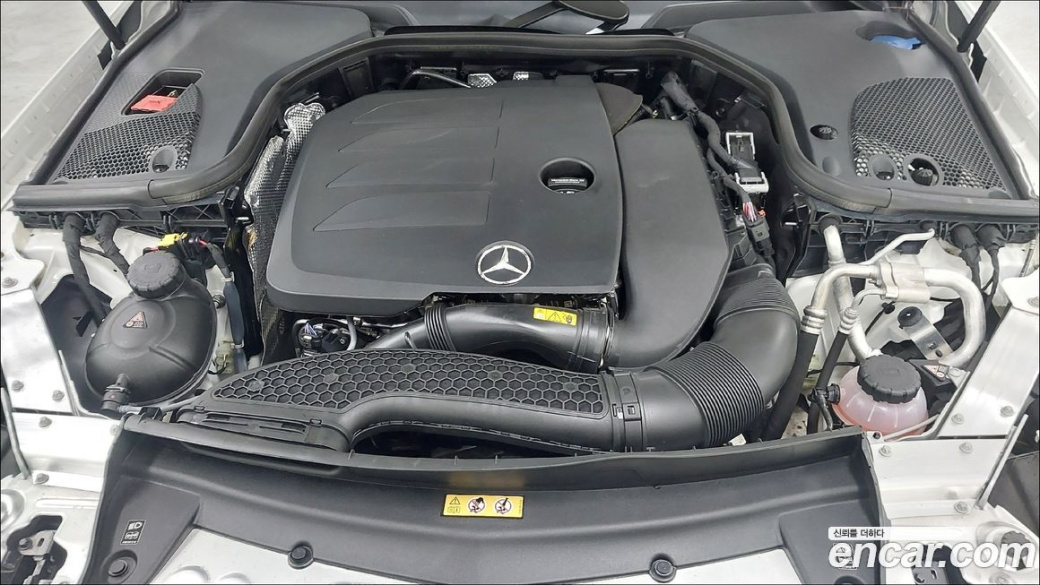 Mercedes-Benz E-Class E350 4MATIC AMG Line, 2023