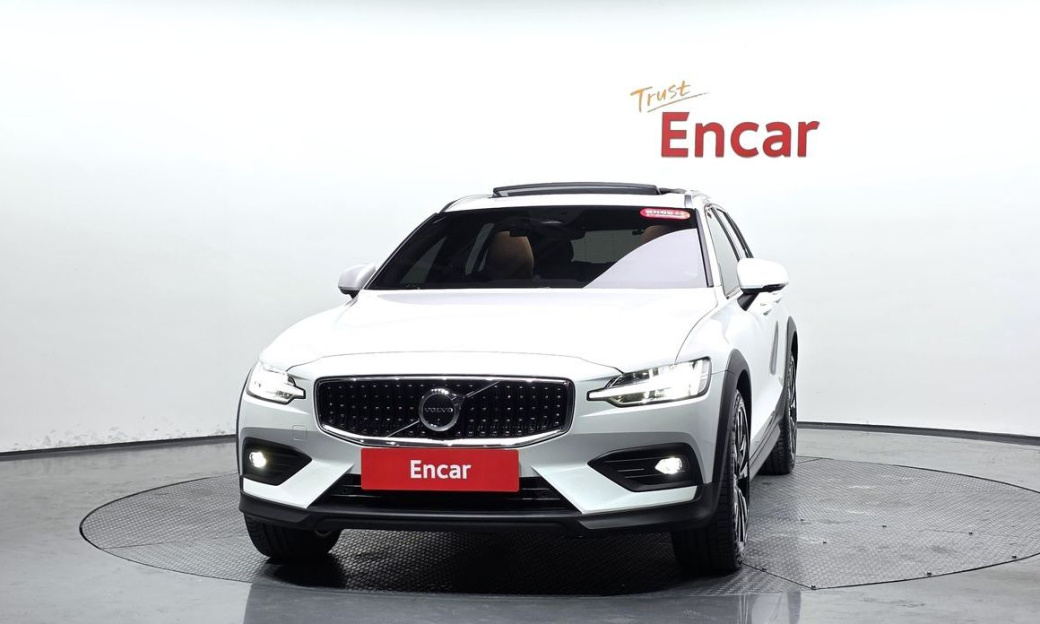 Volvo V60 B5 Ultimate AWD, 2023
