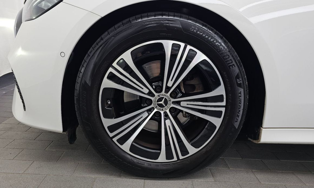 Mercedes-Benz E-Class E200 Avantgarde, 2024
