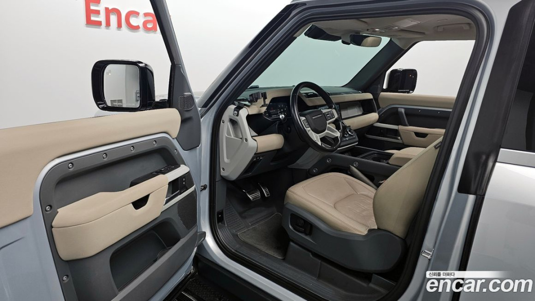 Land Rover Defender 90 D250 SE, 2022