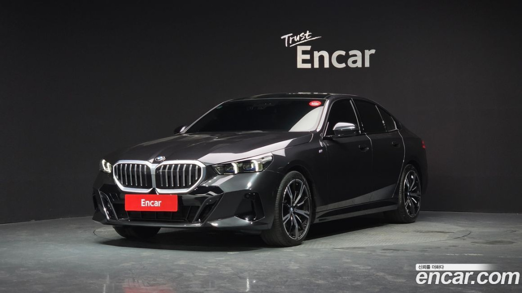BMW 5-Series 530i xDrive M Sport, 2024