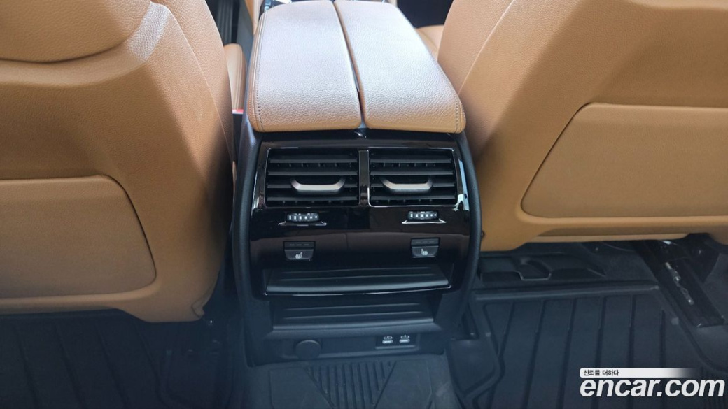BMW 5-Series 520i Luxury, 2022