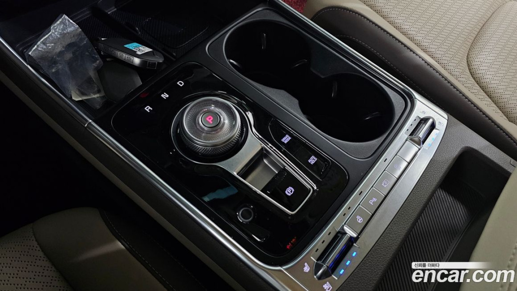 Kia Carnival 7-Seater Signature, 2024