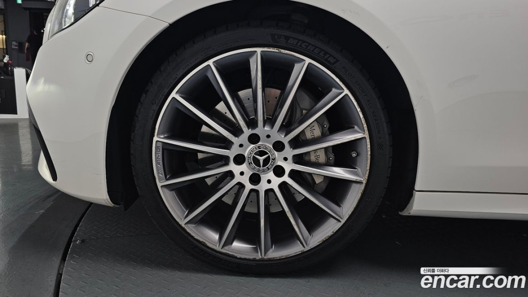 Mercedes-Benz E-Class E350 4MATIC AMG Line, 2021