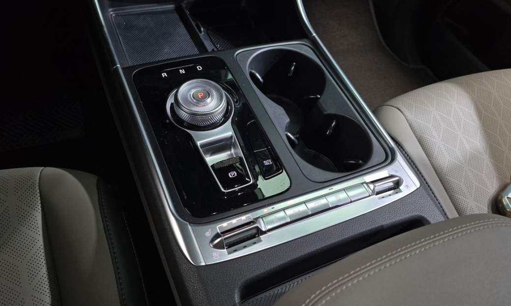 Kia Carnival 9-Seater Noblesse, 2025