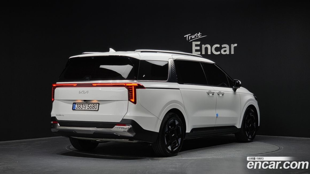 Kia Carnival 7-Seater Signature, 2024