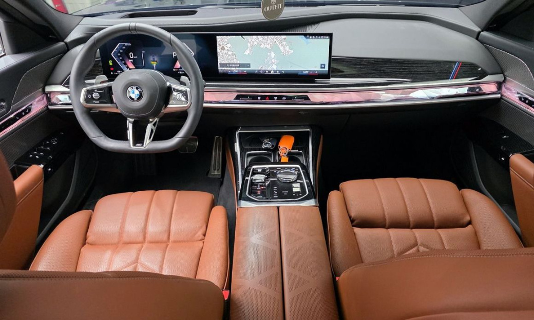 BMW 7-Series 740i xDrive M Sport, 2025
