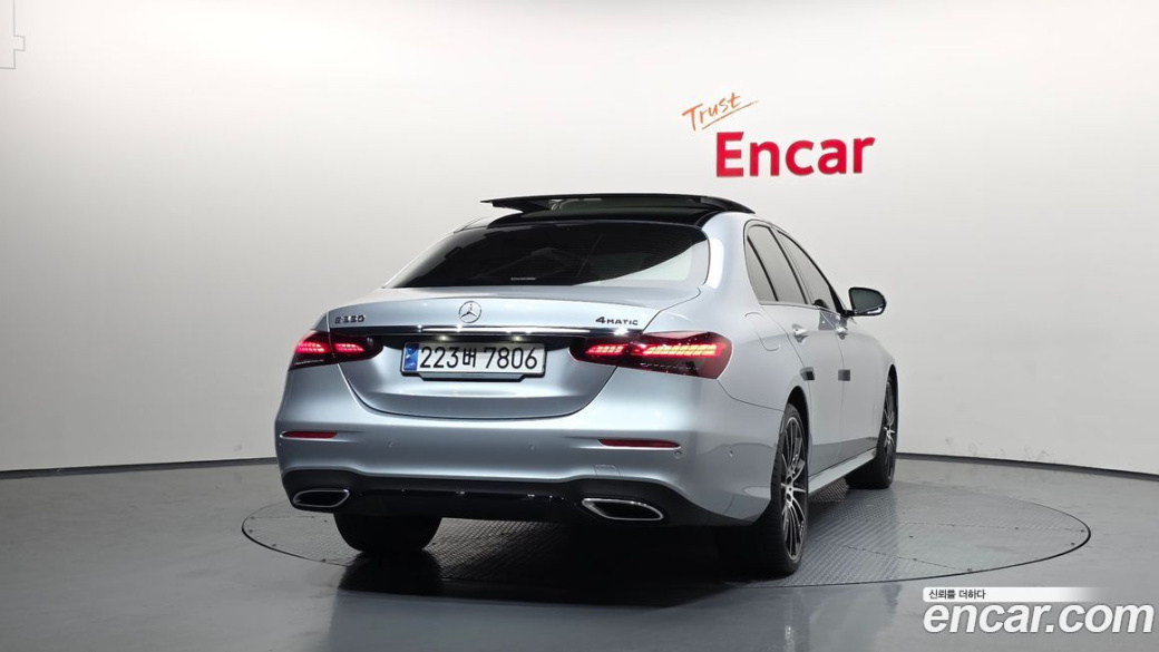 Mercedes-Benz E-Class E350 4MATIC AMG Line, 2023