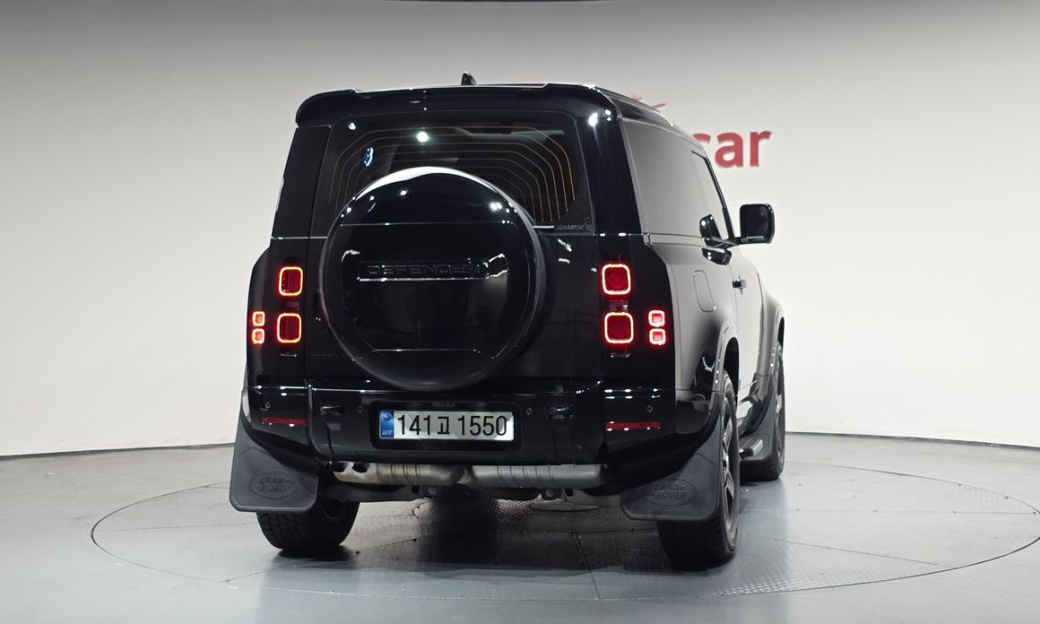 Land Rover Defender 90 D250 X-Dynamic SE, 2025