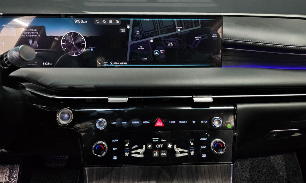 Genesis G80 Gasoline 2.5 Turbo AWD, 2025