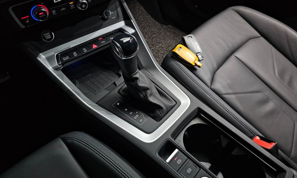 Audi Q3 35 TDI Premium, 2025