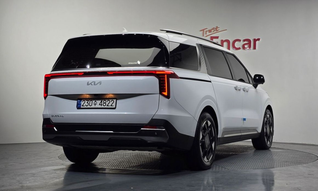Kia Carnival 7-Seater Signature, 2024