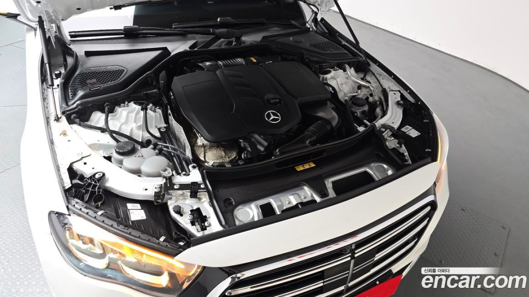 Mercedes-Benz E-Class E220d 4MATIC Exclusive, 2024