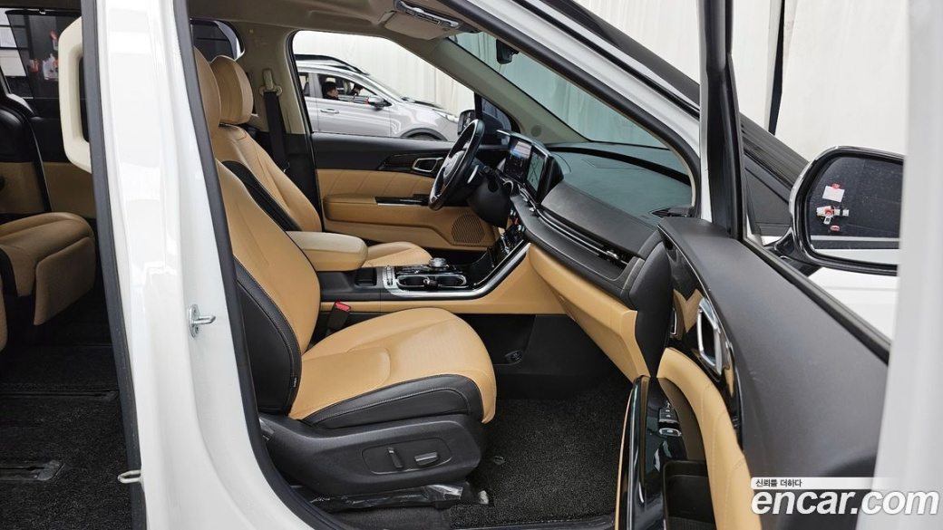 Kia Carnival 7-Seater Signature, 2022