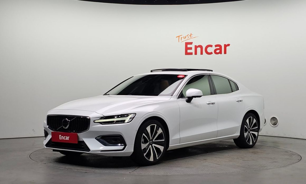 Volvo S60 B5 Ultimate Bright, 2024