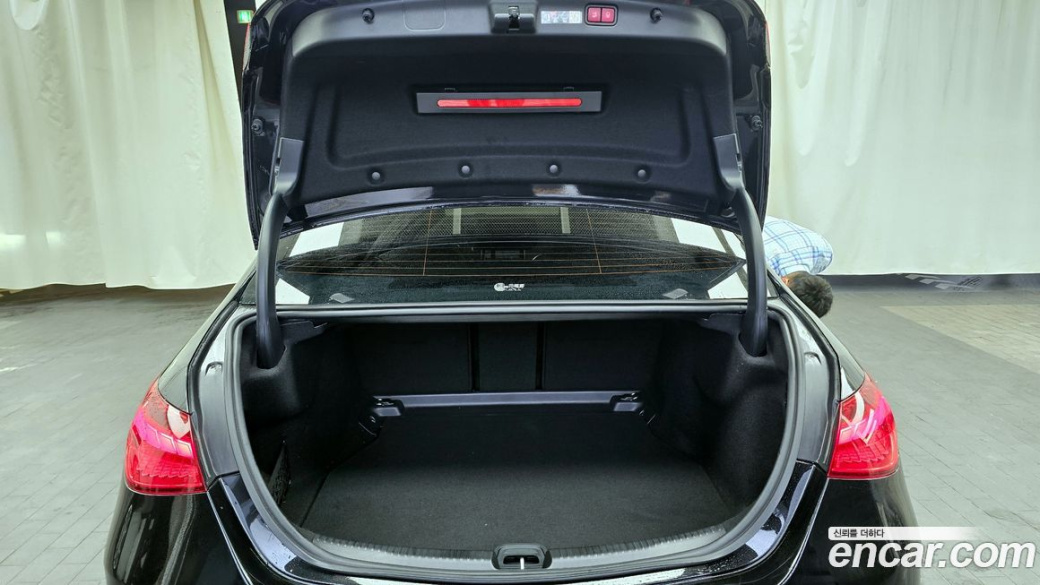 Mercedes-Benz C-Class C200 AMG Line, 2024