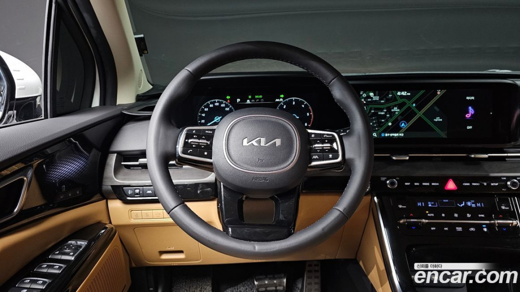 Kia Carnival 9-Seater Signature, 2023