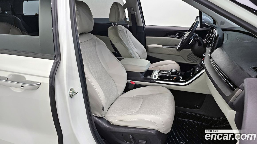 Kia Carnival 9-Seater Noblesse, 2023