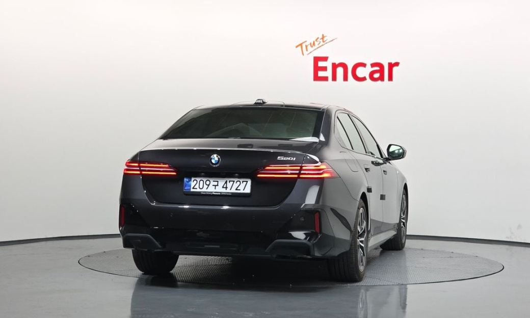 BMW 5-Series 520i M Sport, 2025