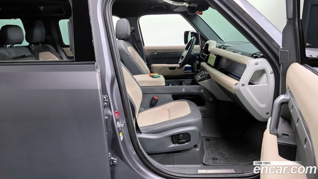 Land Rover Defender 110 P300 X-Dynamic SE, 2023