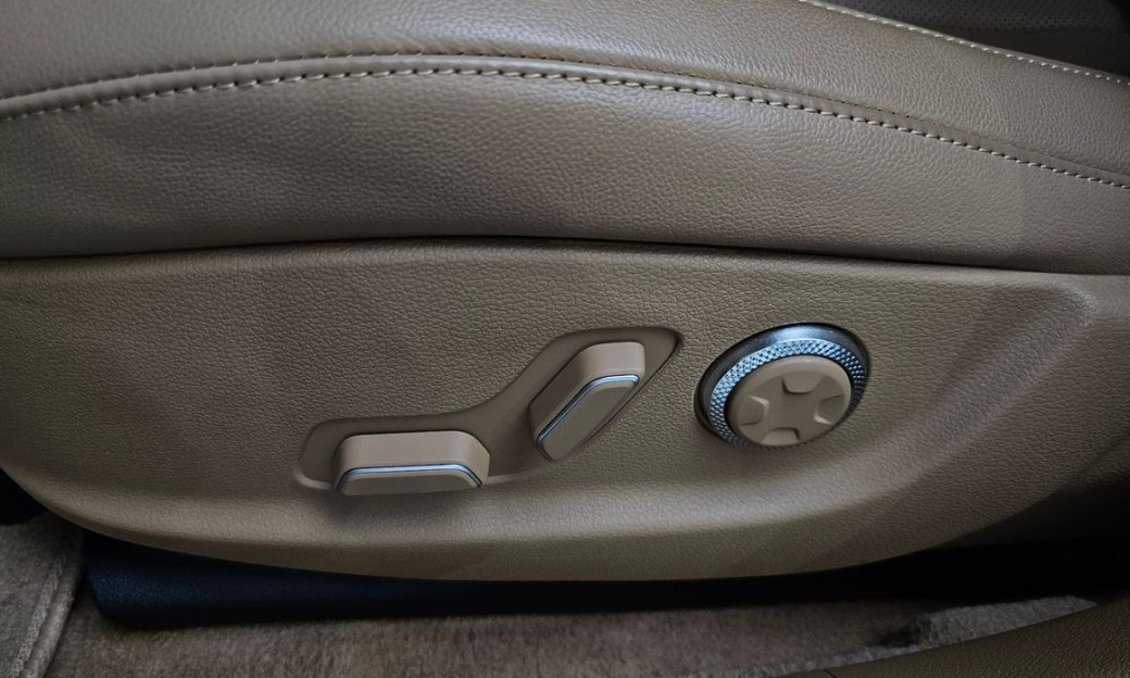 Genesis G80 Gasoline 2.5 Turbo AWD, 2025