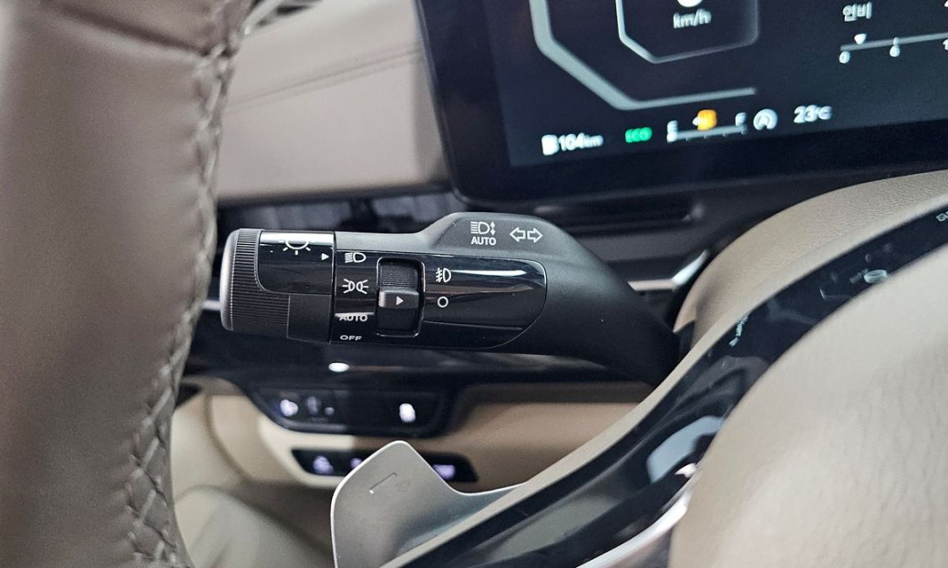 Kia Carnival 9-Seater Hi Limousine, 2024