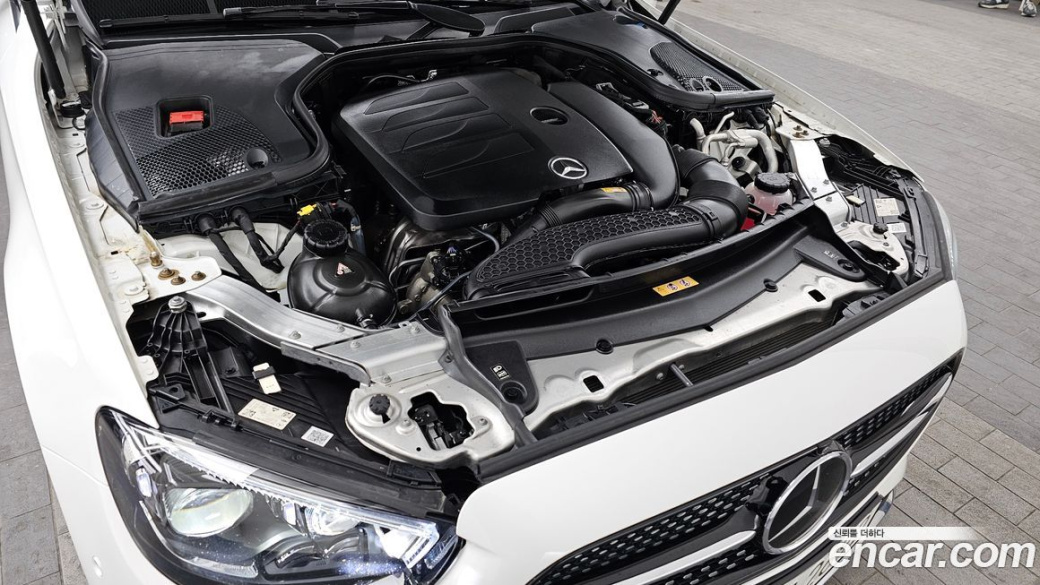 Mercedes-Benz E-Class E350 4MATIC AMG Line, 2022