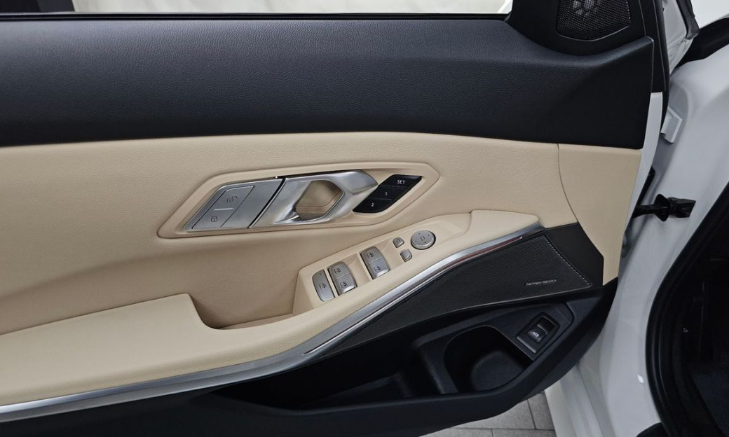BMW 3-Series 320i M Sport, 2024
