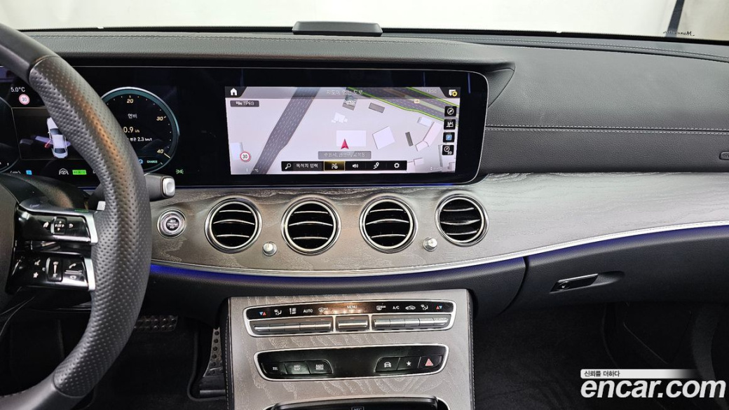 Mercedes-Benz E-Class E350 4MATIC AMG Line, 2023