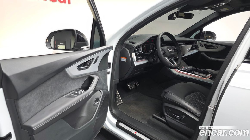 Audi Q7 55 TFSI Quattro Premium, 2025
