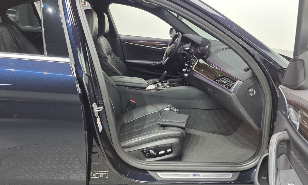 BMW 5-Series 523d M Sport, 2022