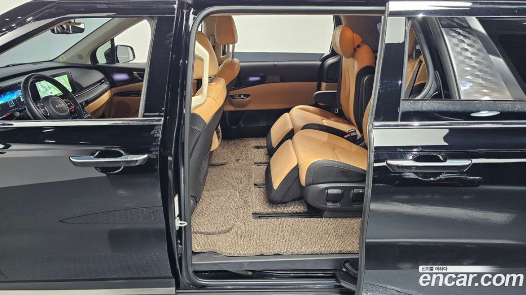 Kia Carnival 7-Seater Signature, 2023