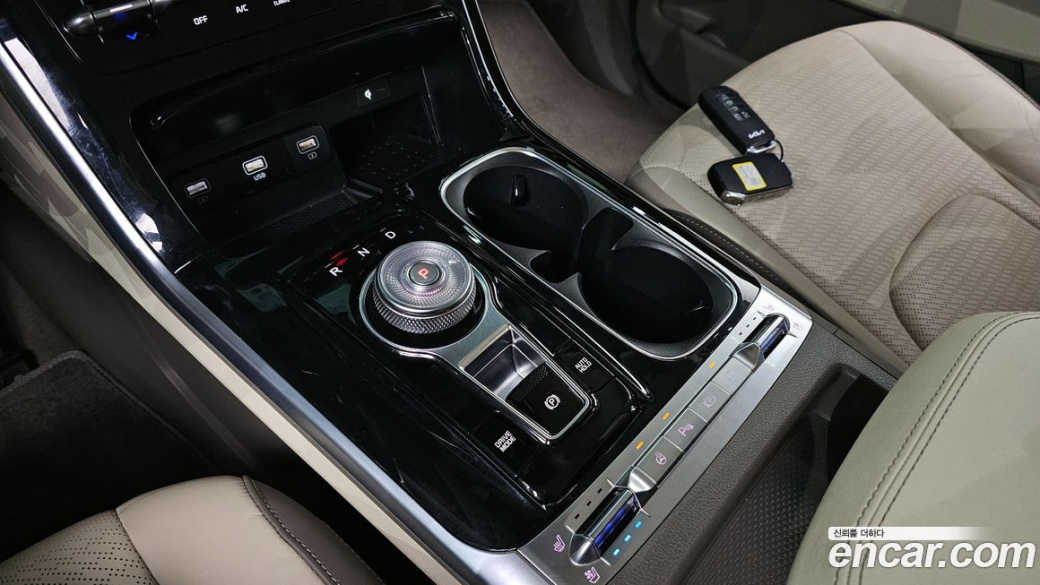 Kia Carnival 7-Seater Signature, 2023