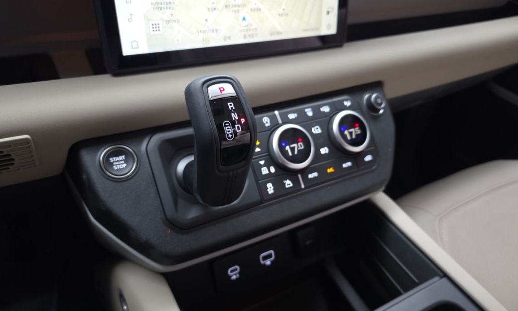 Land Rover Defender 90 D250 XS Edition, 2024