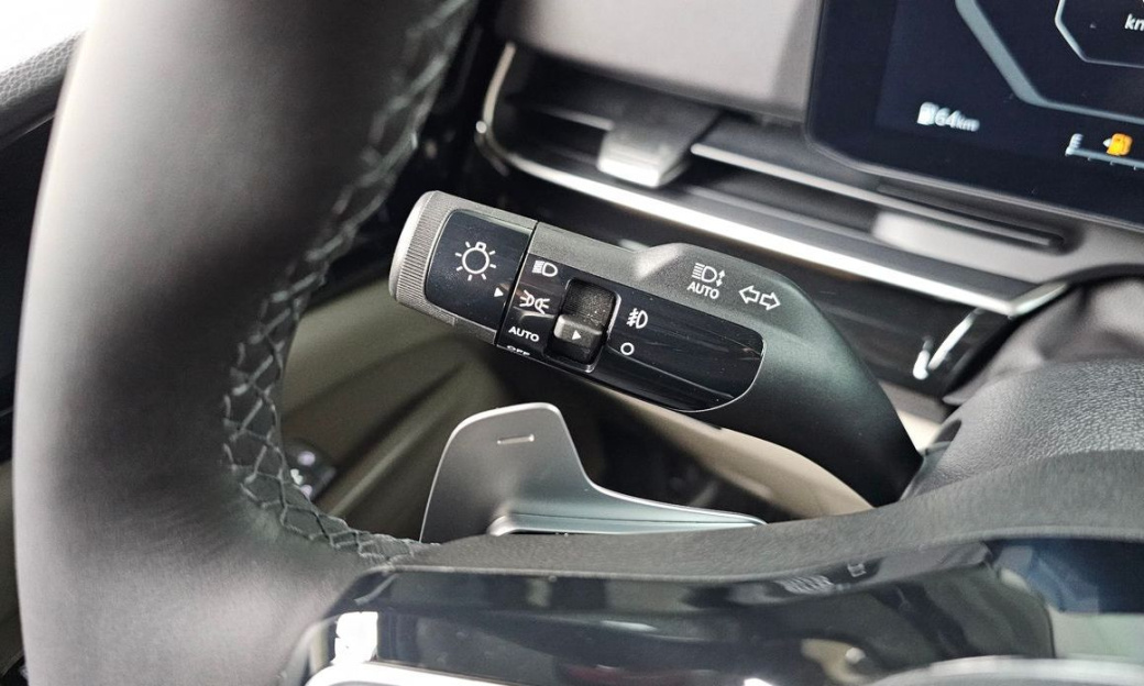 Kia Carnival 7-Seater Signature, 2025