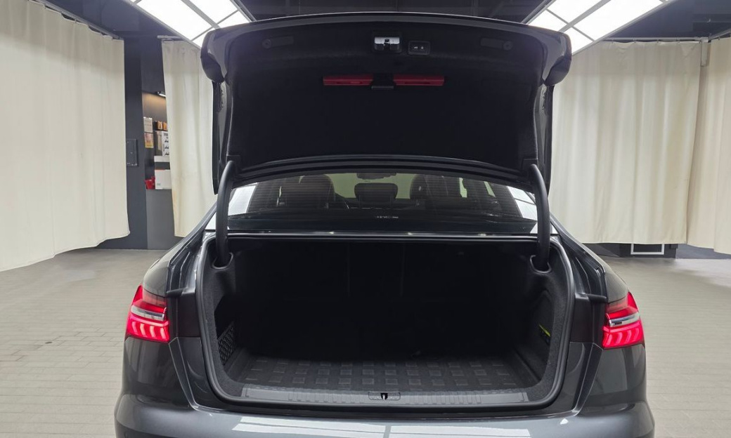 Audi A6 45 TFSI Quattro Premium, 2023