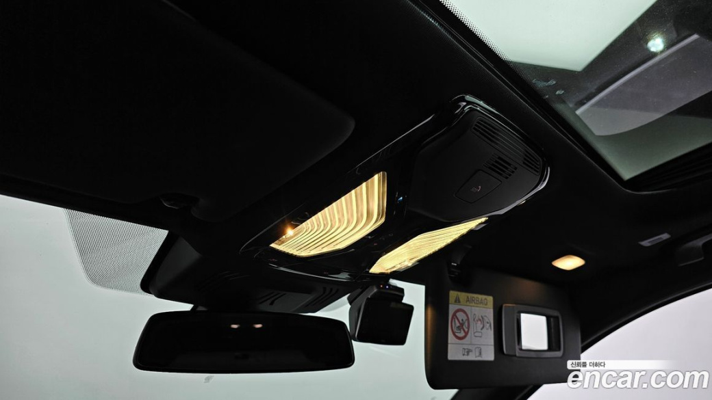 BMW 3-Series 320i Touring, 2024