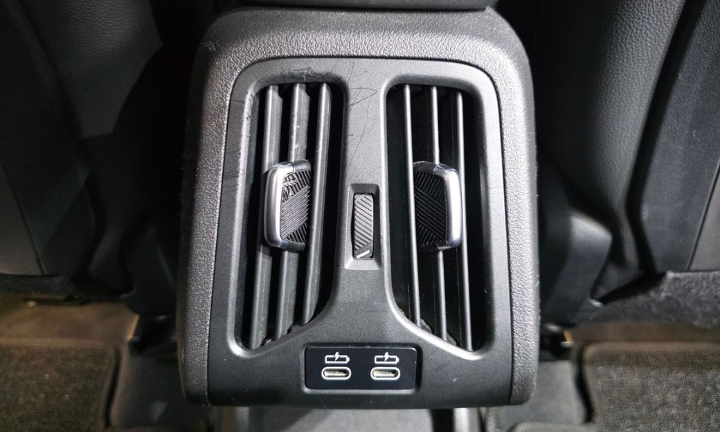 BMW 2-Series 218d Luxury, 2022