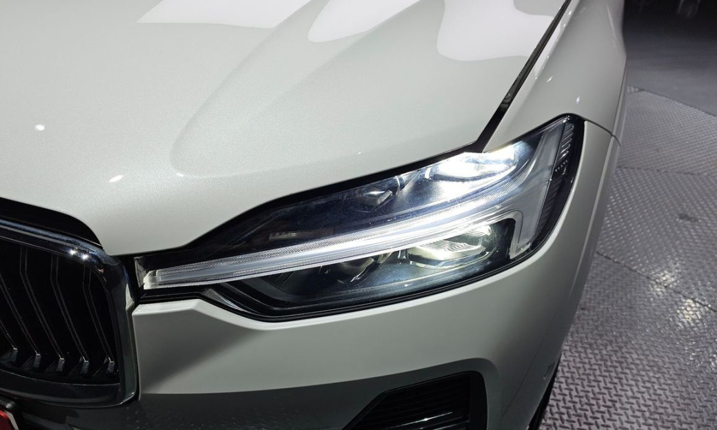 Volvo XC60 B6 Ultra Bright, 2025