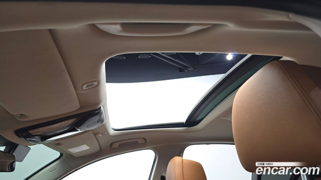 BMW 5-Series 520i Luxury, 2023
