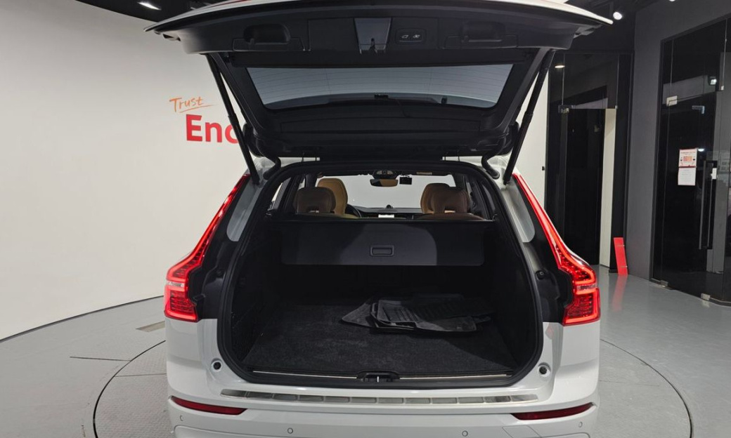 Volvo XC60 B5 Ultra Bright, 2025